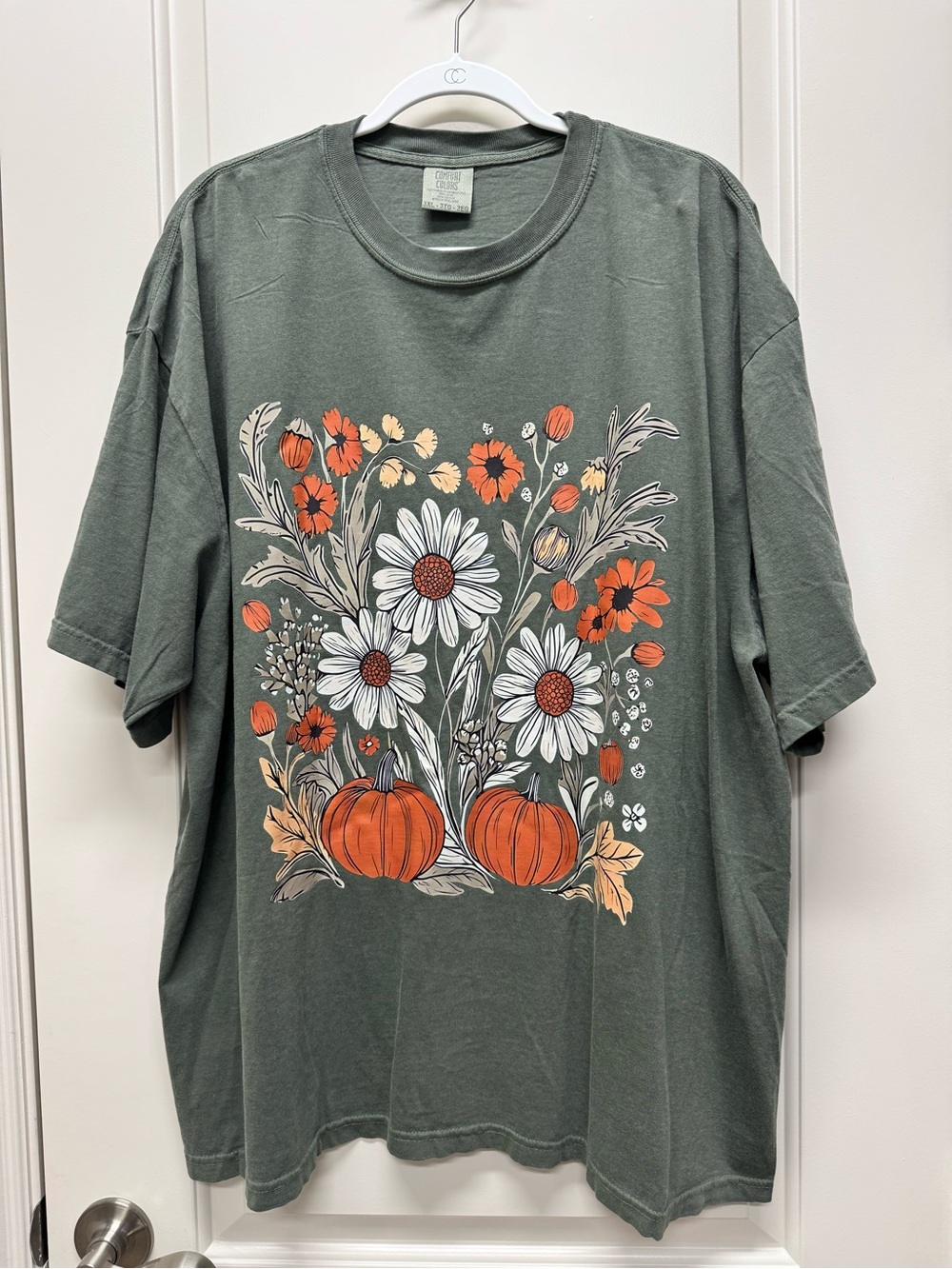 Comfort Colors Green Short Sleeve Tee with White & Orange Floral Pumpkin Graphic
